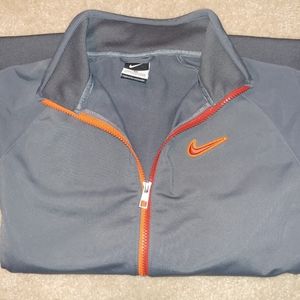 NIKE Warm Up